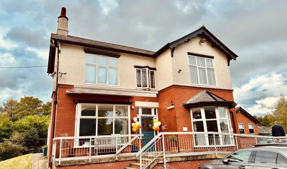Vine House - Cancer Help - photograph of the outside view